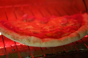 ピザをトースターで焼いている時
